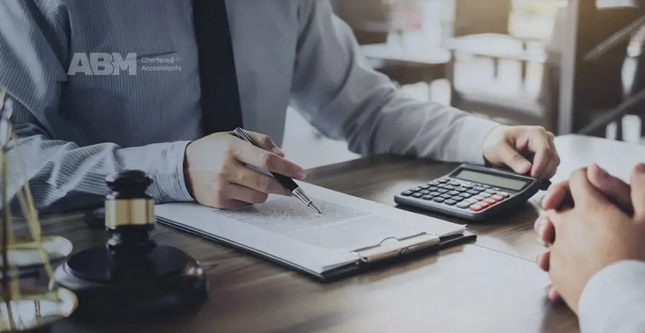 How Outsourcing Solicitor Accounting Helps UK Law Firms Stay Compliant